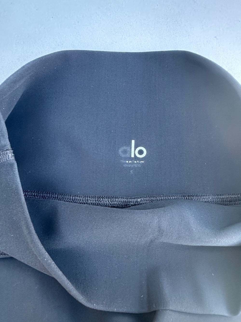 ALO Yoga Black High-Rise Performance Leggings - Picture 2 of 4